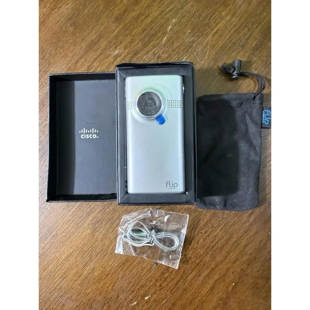 Cisco‎ Flip Video MinoHD M3160 4GB Digital Camcorder(1Hr Recording) - Opened Box